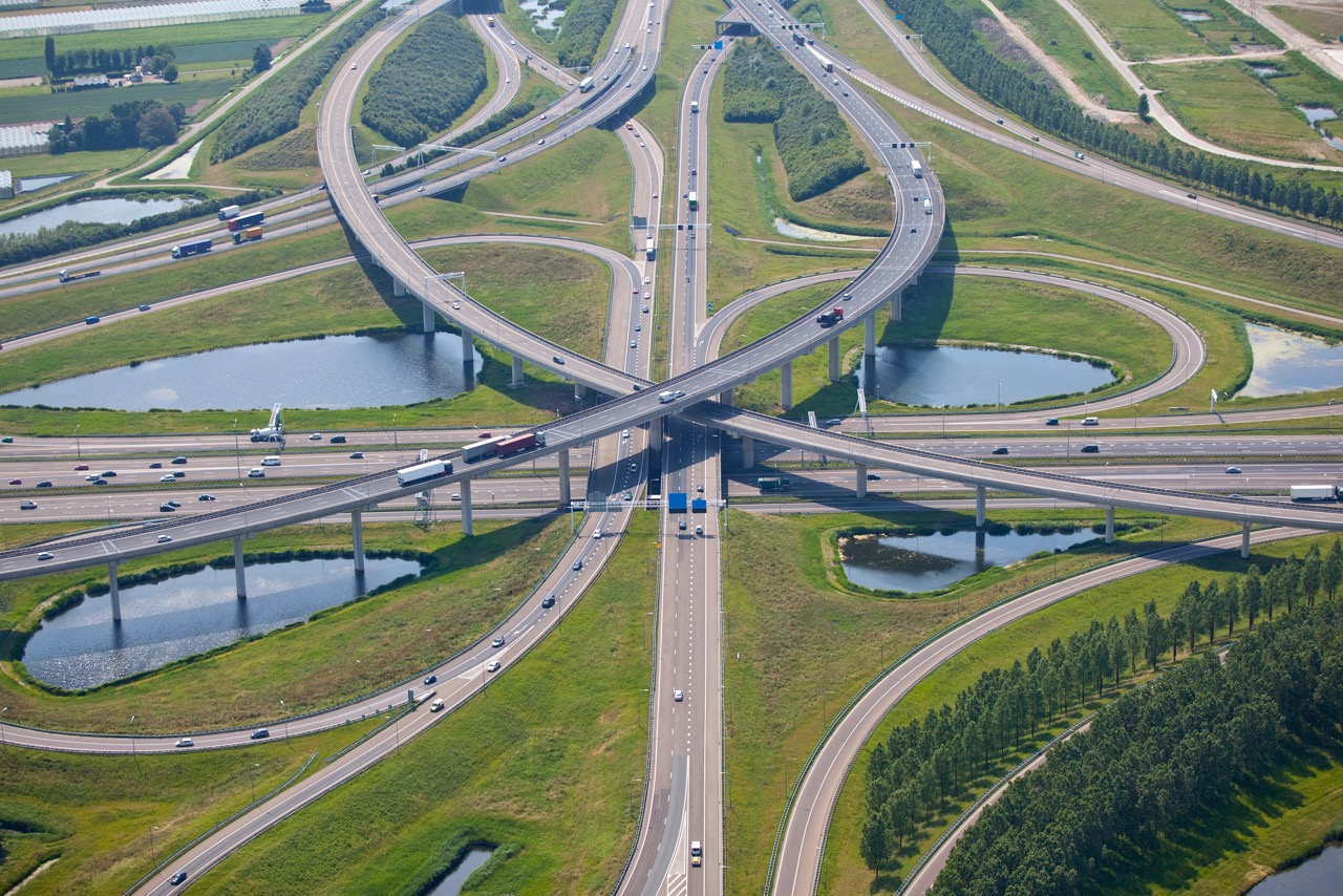shutterstock_130551602-intersection gestion des infrastructures